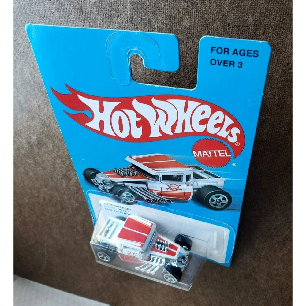 2016 Hot Wheels BONE SHAKER Matte White RETRO STYLE SERIES Toy #DNF27 1:64 5-SP